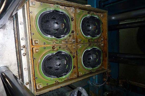 碳纤维头盔成型需要用到离型剂吗?